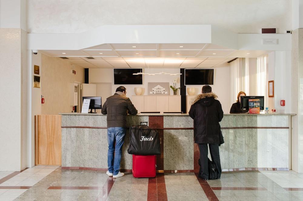 알파 피에라 호텔 비첸차 외부 사진